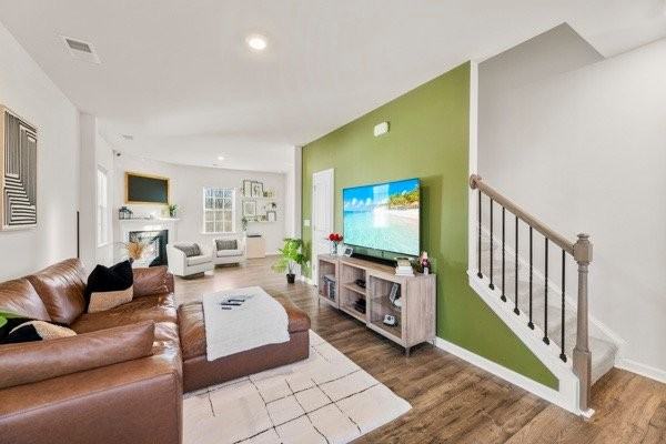 7585 Stonehouse Dr - Photo 3 of 20