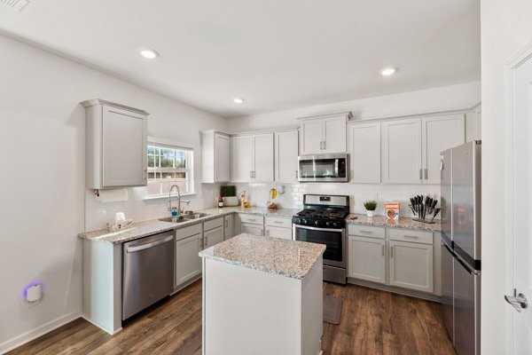 7585 Stonehouse Dr - Photo 7 of 20