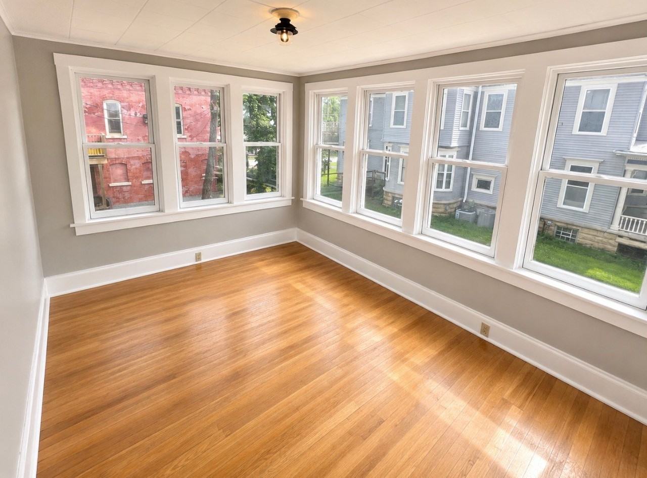 571 Jefferson St #2 - Photo 3 of 7