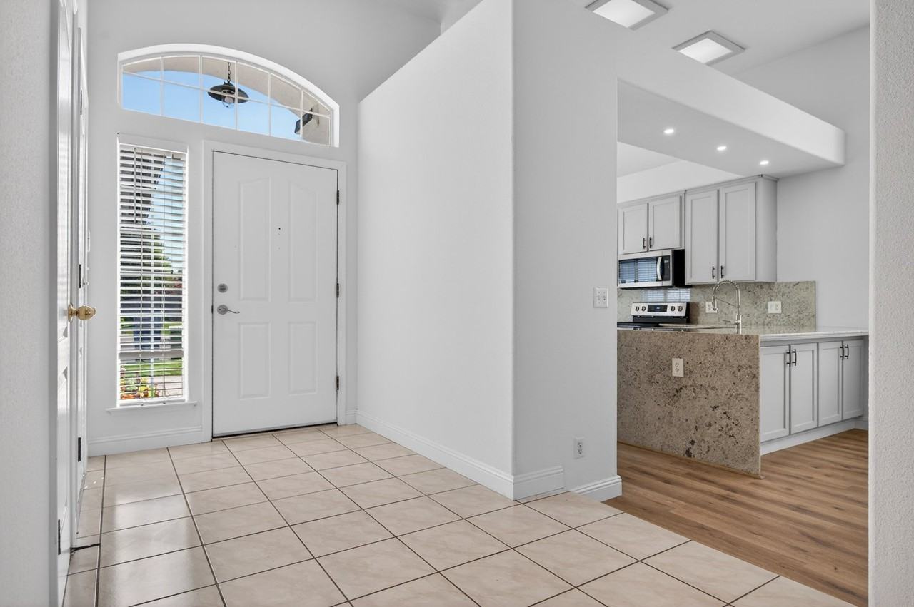 10291 N Whitney Ave - Photo 6 of 20