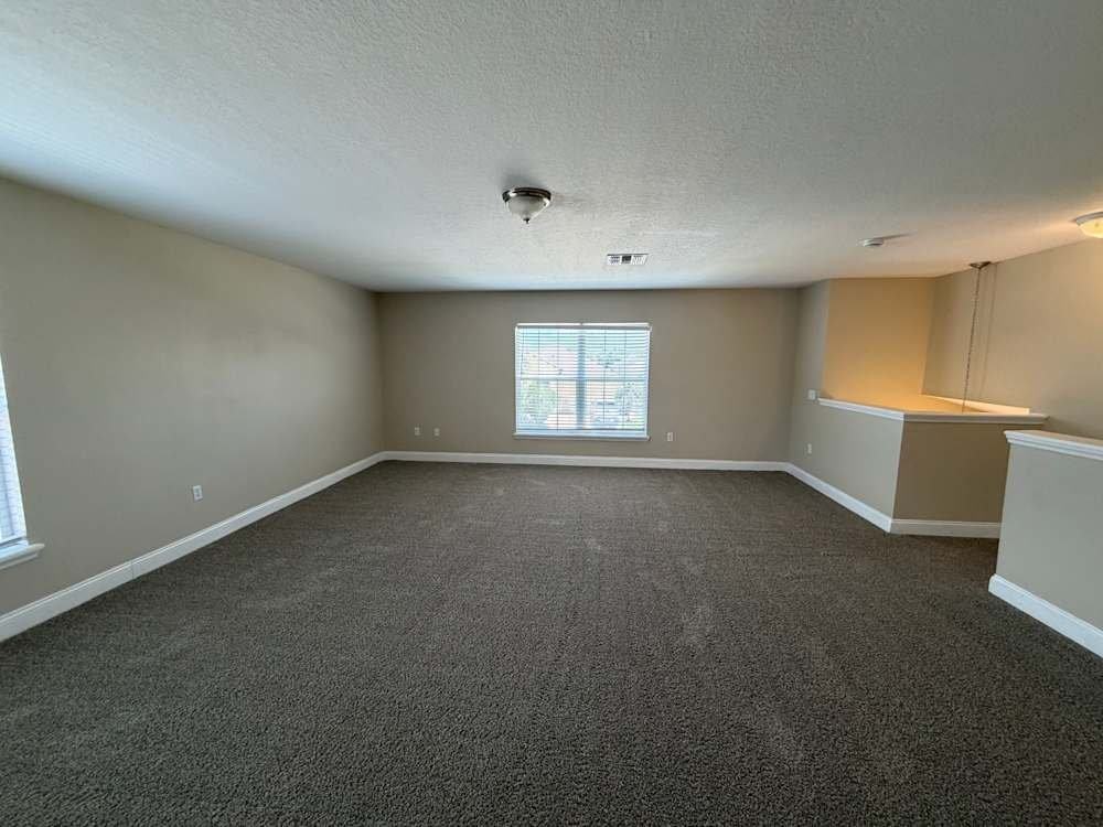 1021 Hacienda Cir - Photo 6 of 13