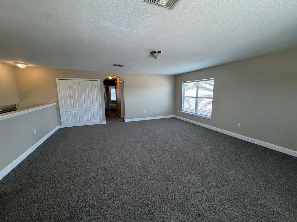 1021 Hacienda Cir - Photo 7 of 13