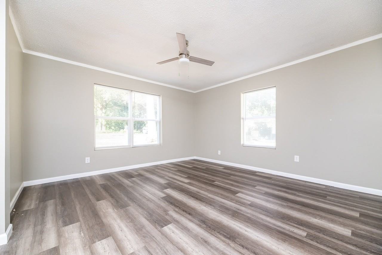 506 Plain St - Photo 3 of 20