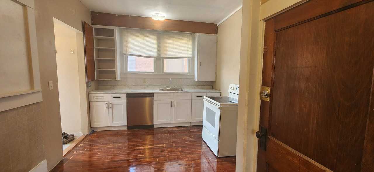 414 Perrin St #1 - Photo 2 of 11