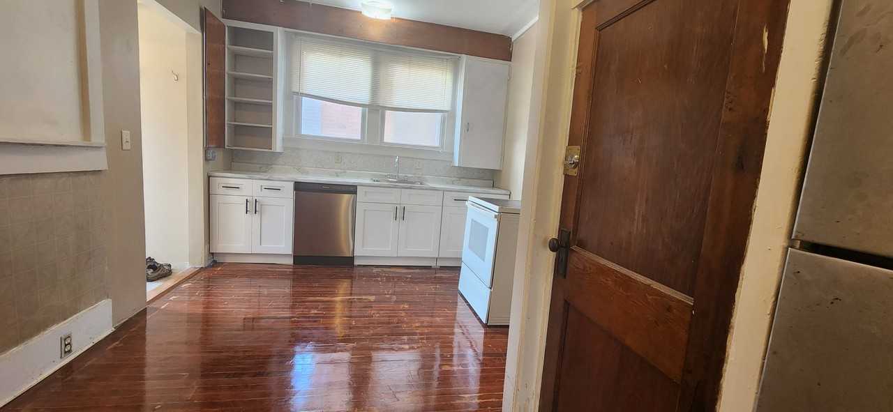 414 Perrin St #1 - Photo 3 of 11