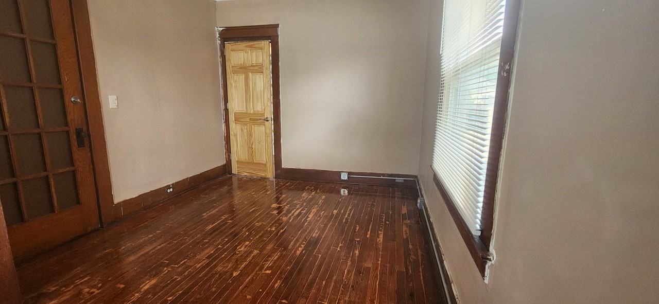 414 Perrin St #1 - Photo 6 of 11