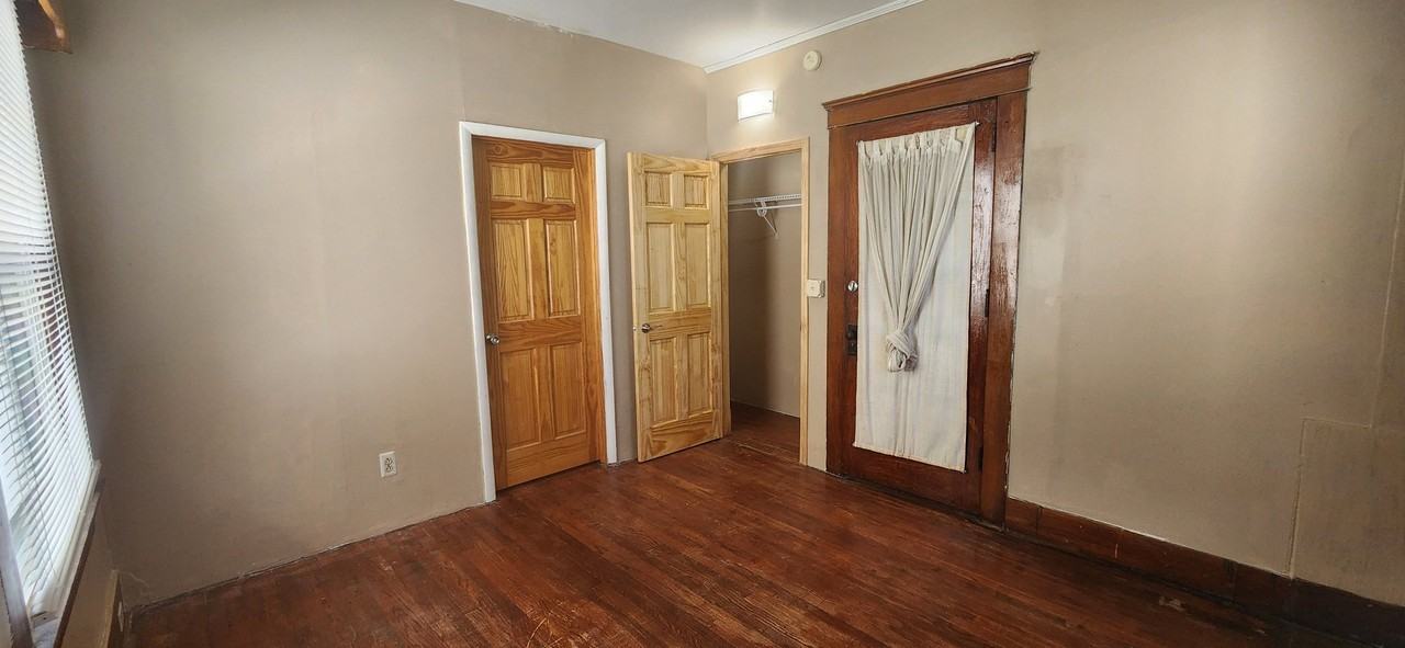 414 Perrin St #1 - Photo 7 of 11