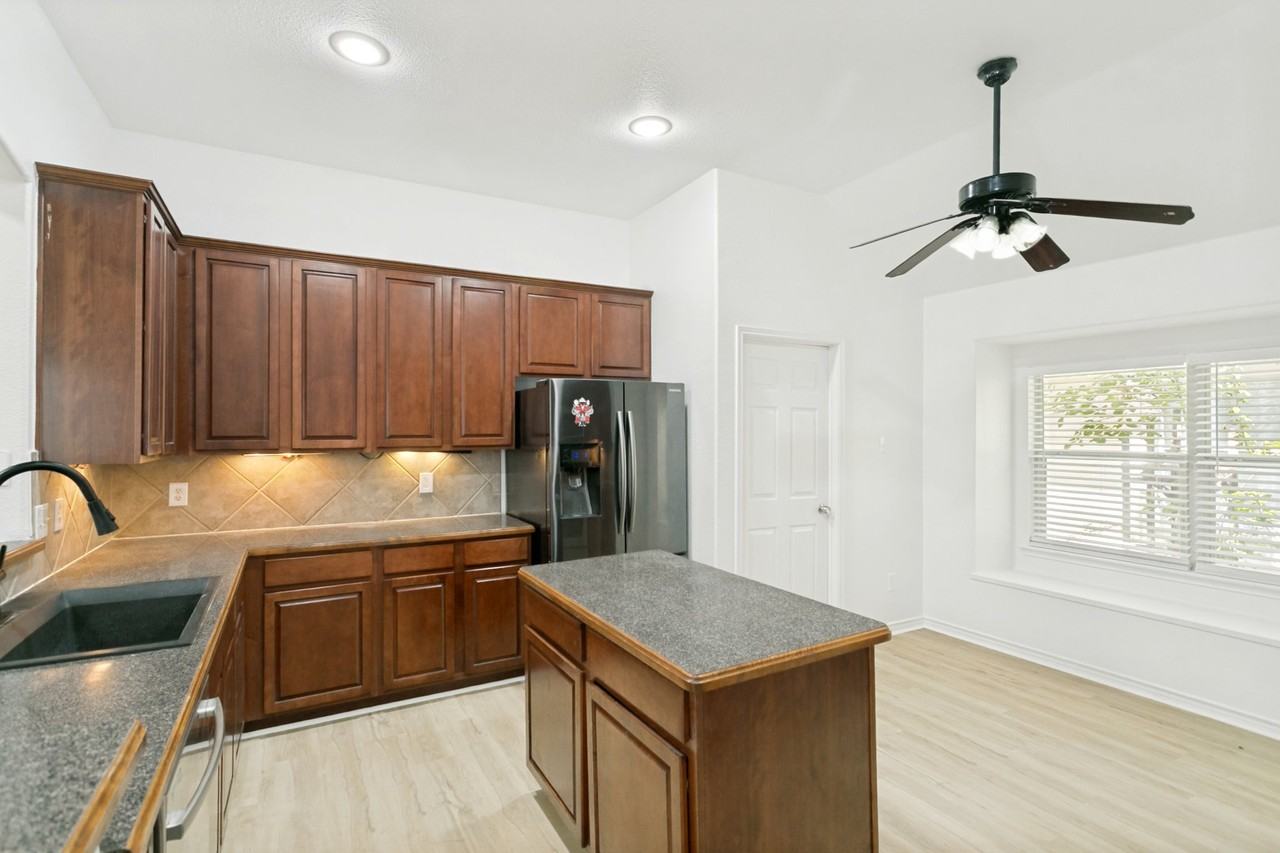 1745 Woodstream Ln - Photo 5 of 12