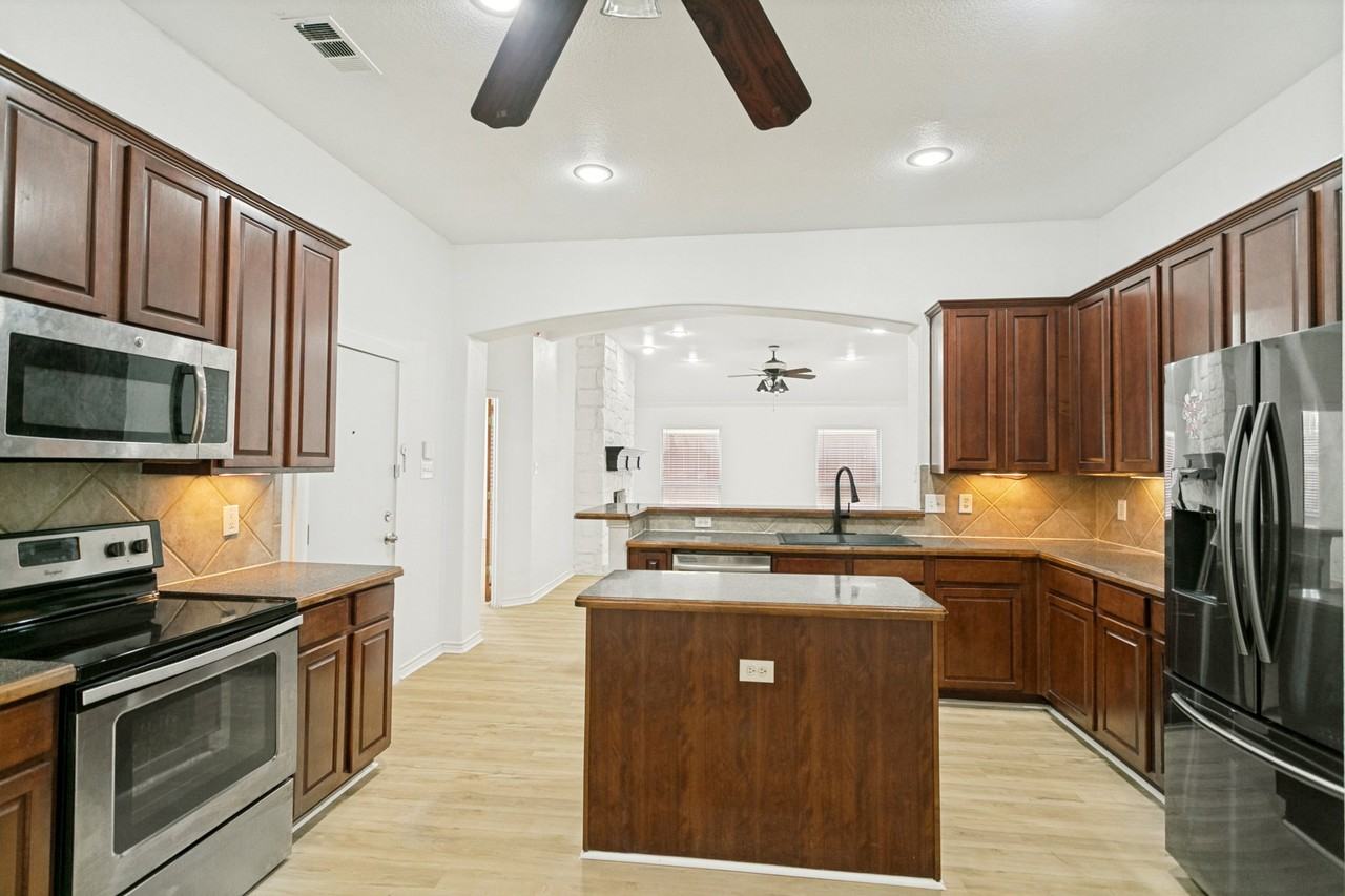 1745 Woodstream Ln - Photo 6 of 12