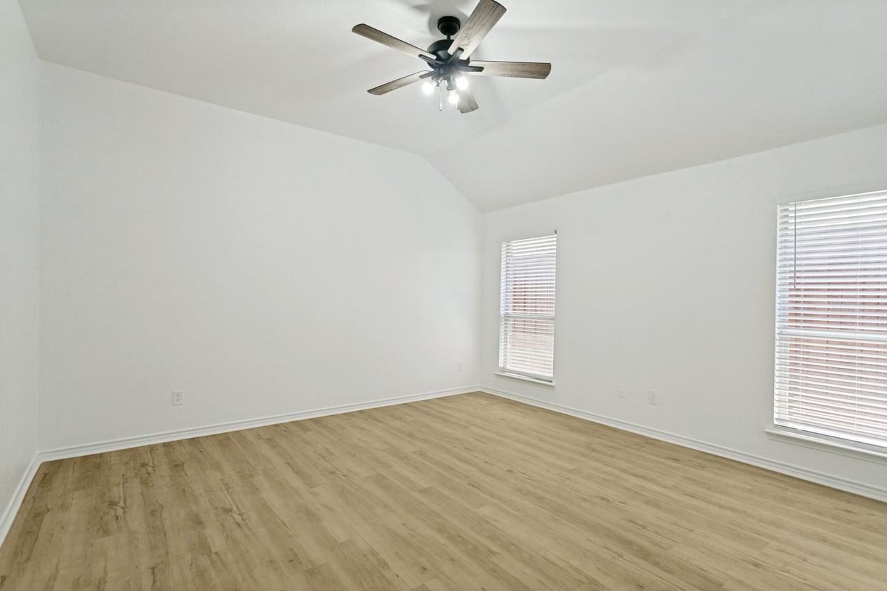 1745 Woodstream Ln - Photo 7 of 12
