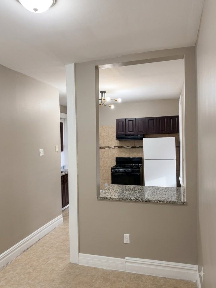 96 Hillcrest Ter #5 - Photo 7 of 8