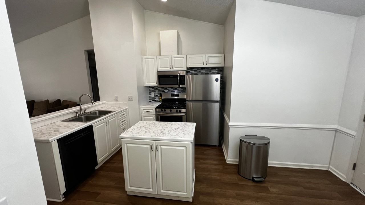 3866 W Wilson St #A - Photo 2 of 6