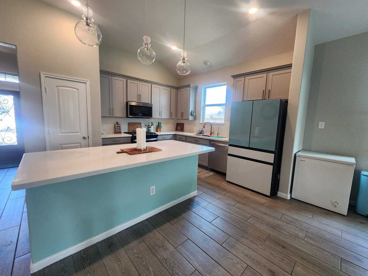 7607 Sirocco Ln - Photo 2 of 20