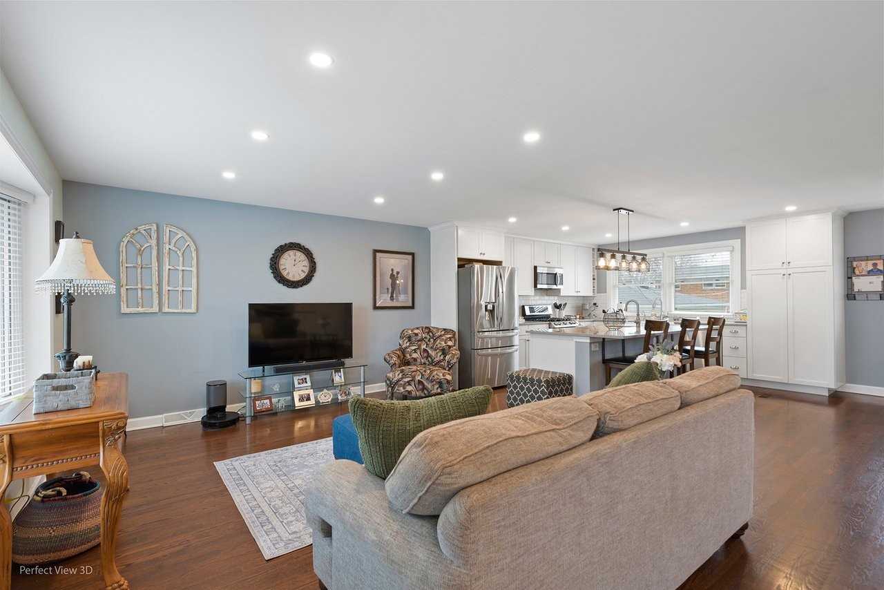 10737 S Kildare Ave - Photo 2 of 16