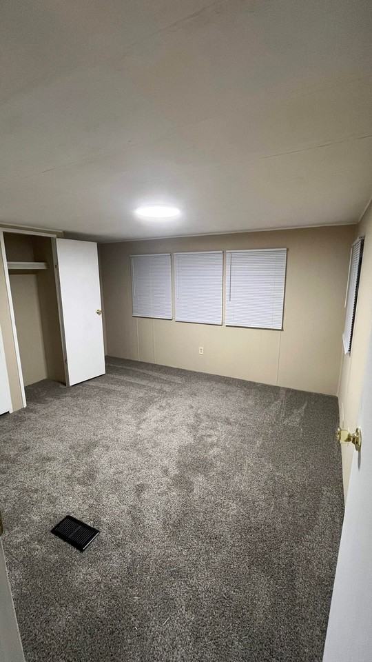 606 S Oak Forest Rd - Photo 2 of 14