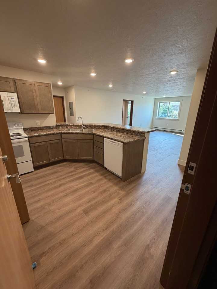 309 46th St N #102 - Photo 3 of 12