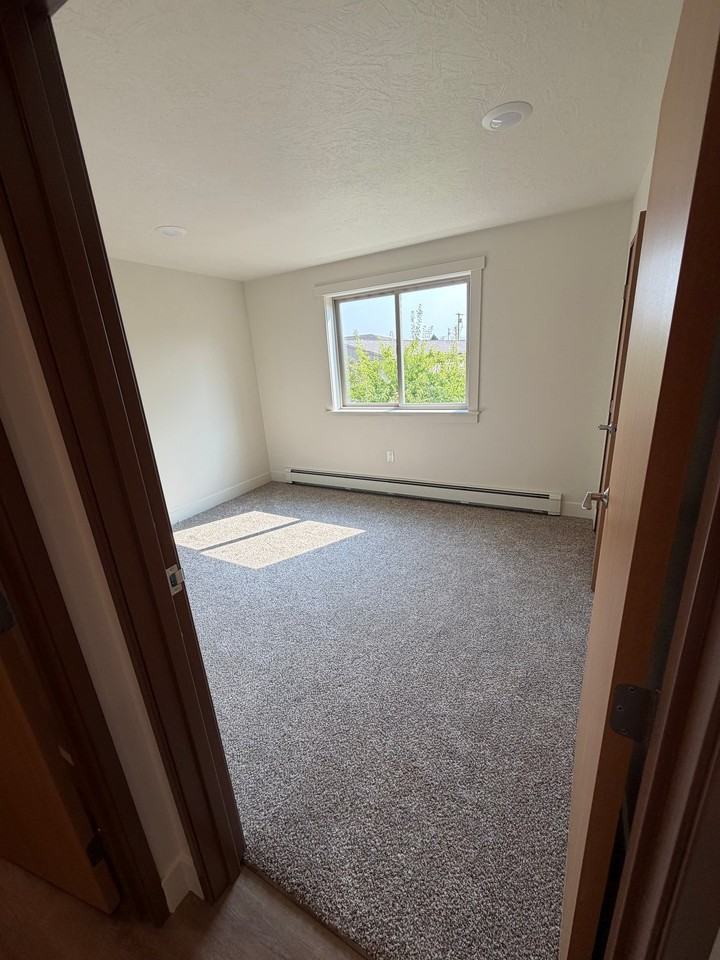 309 46th St N #102 - Photo 7 of 12
