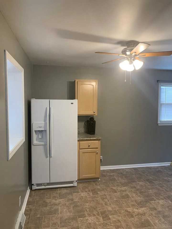 1094 Briarwood Dr - Photo 6 of 14