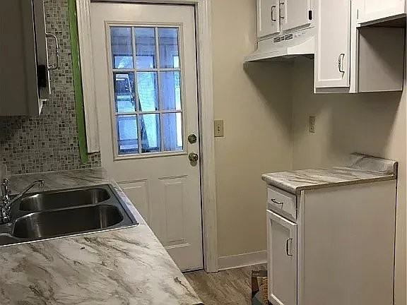 22010 S Lake Shore Blvd - Photo 5 of 17
