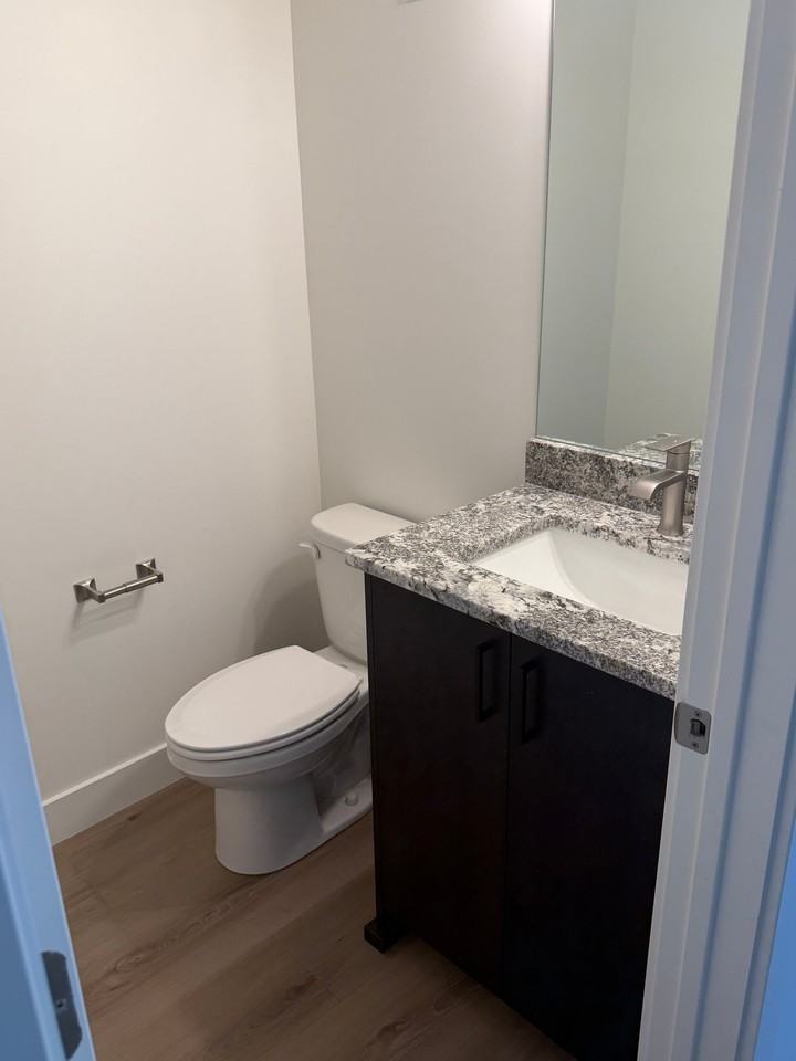 2070 Ne #32 - Photo 5 of 15
