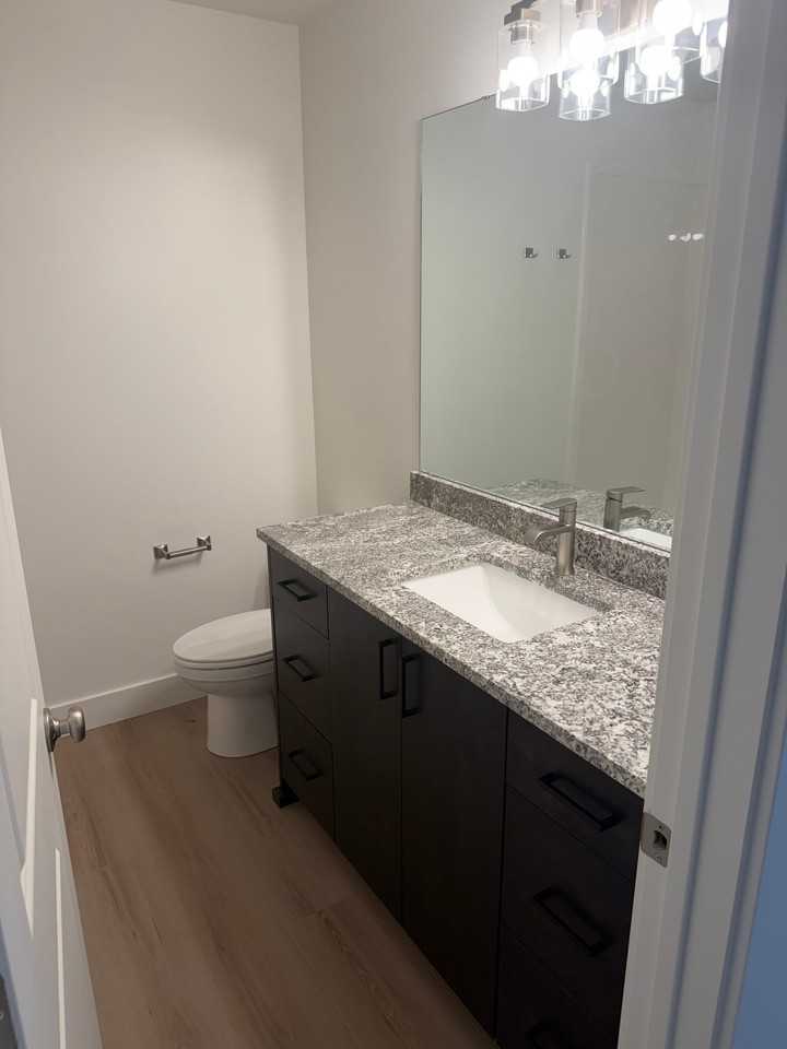 2070 Ne #32 - Photo 7 of 15