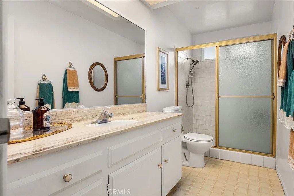5743 Coke Ave - Photo 7 of 19