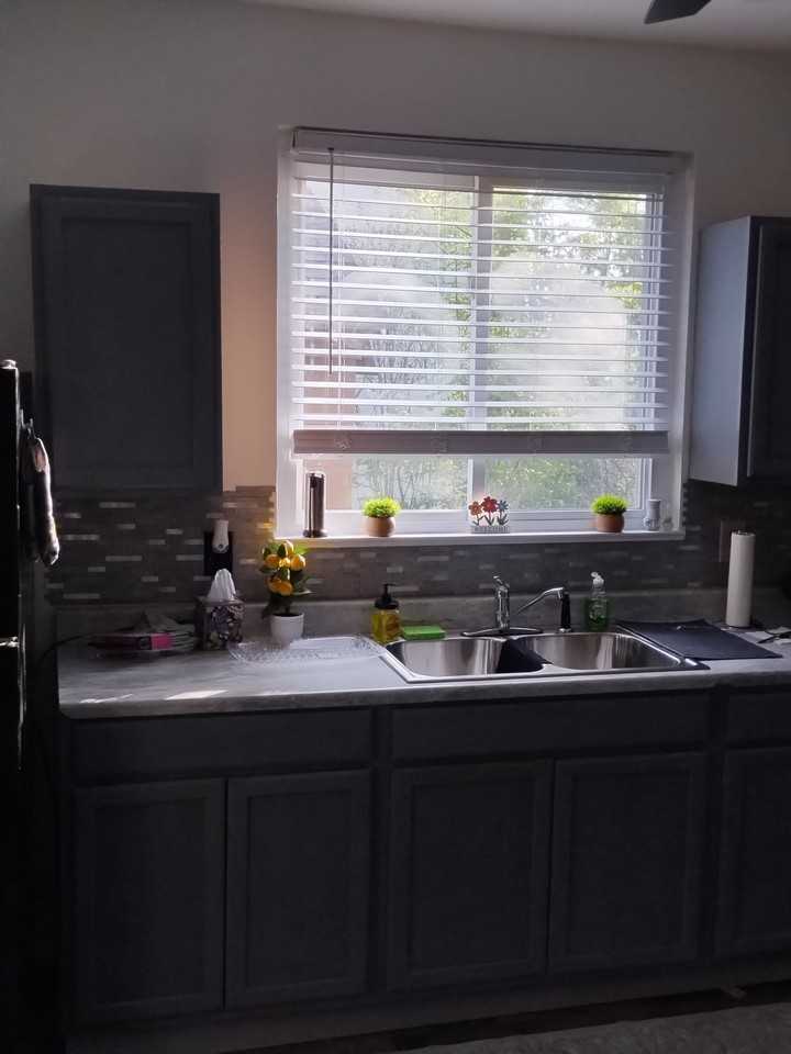 839 Locust St - Photo 2 of 7