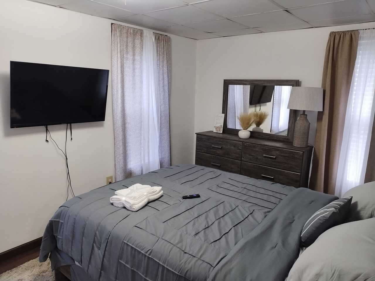 839 Locust St - Photo 3 of 7