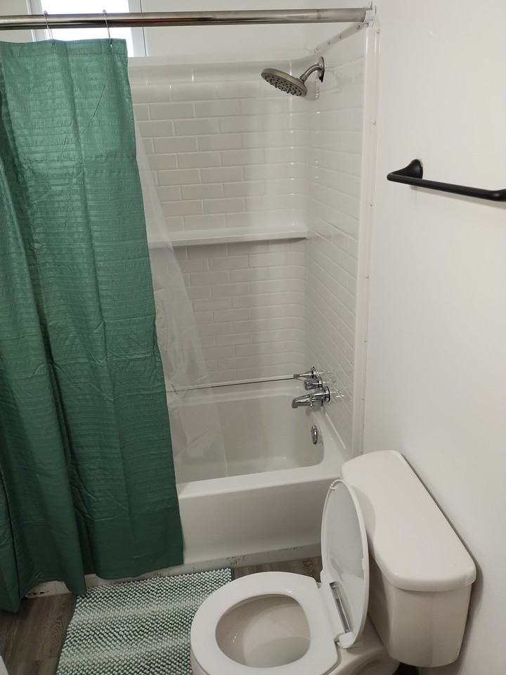 839 Locust St - Photo 6 of 7