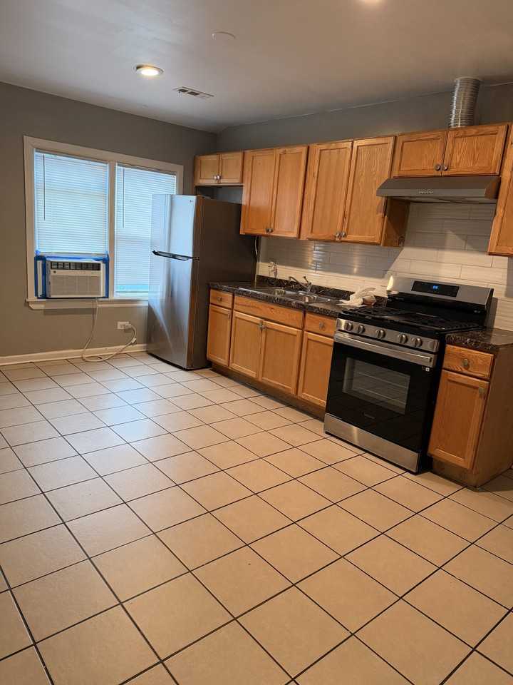 4601 S Talman Ave 2nd Fl #2ndFL - Photo 2 of 15