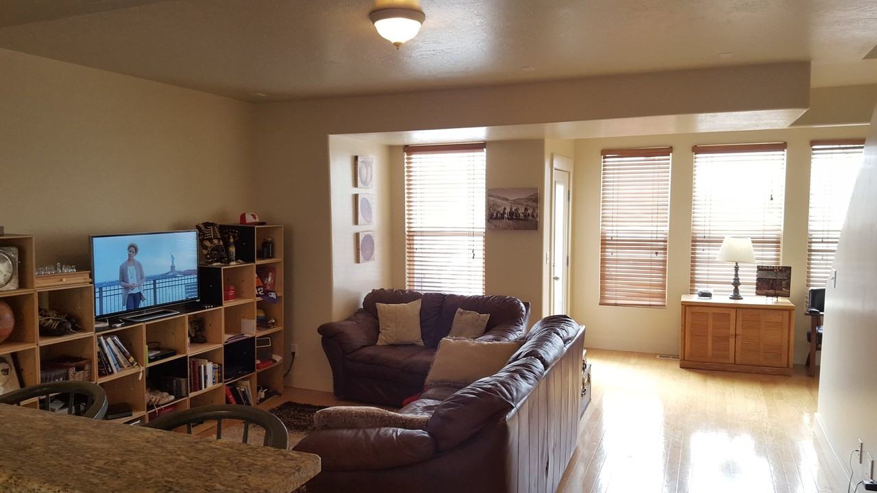3712 S Markinch Way - Photo 5 of 8