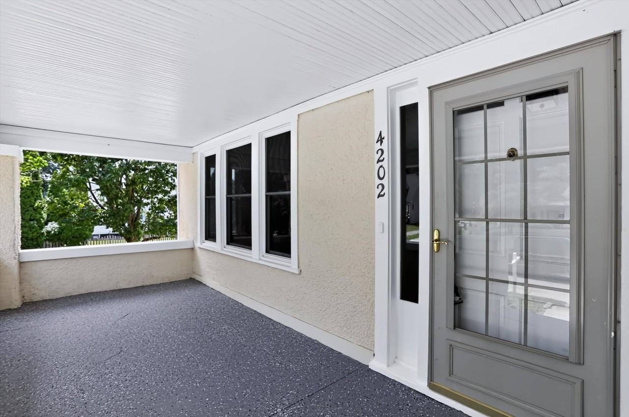 4202 N Capitol Ave - Photo 2 of 20
