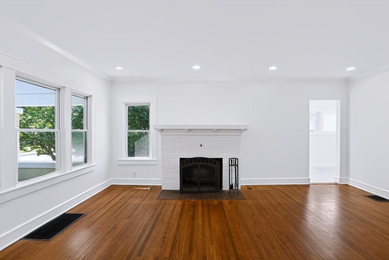 4202 N Capitol Ave - Photo 4 of 20