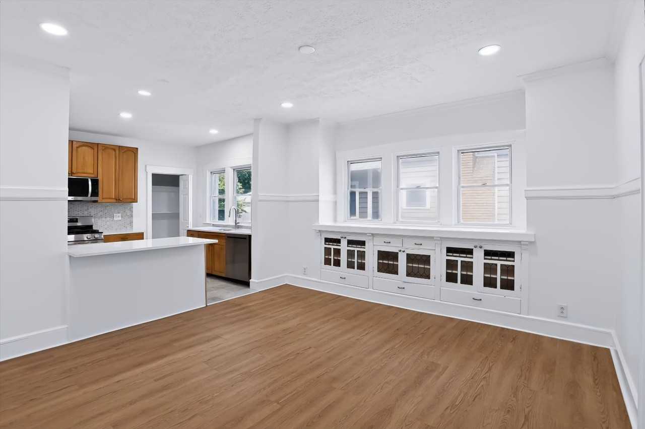 4202 N Capitol Ave - Photo 6 of 20