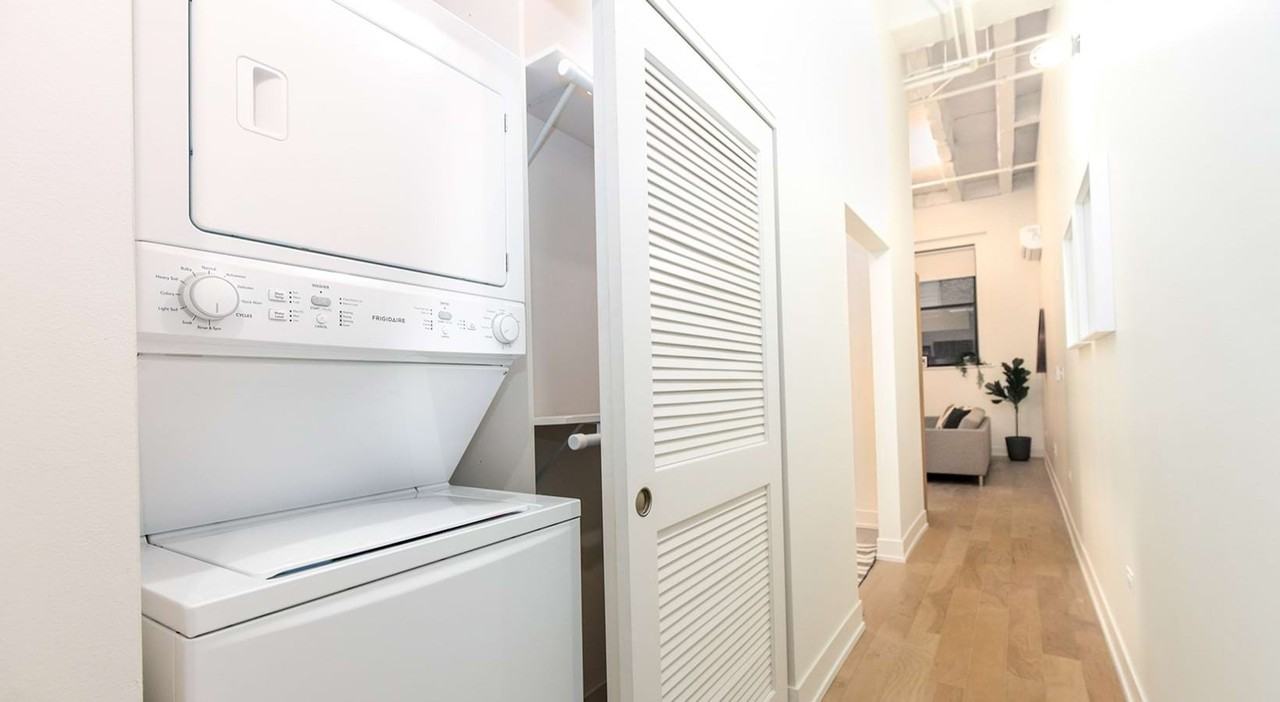 35 E Adams St #211 - Photo 2 of 17