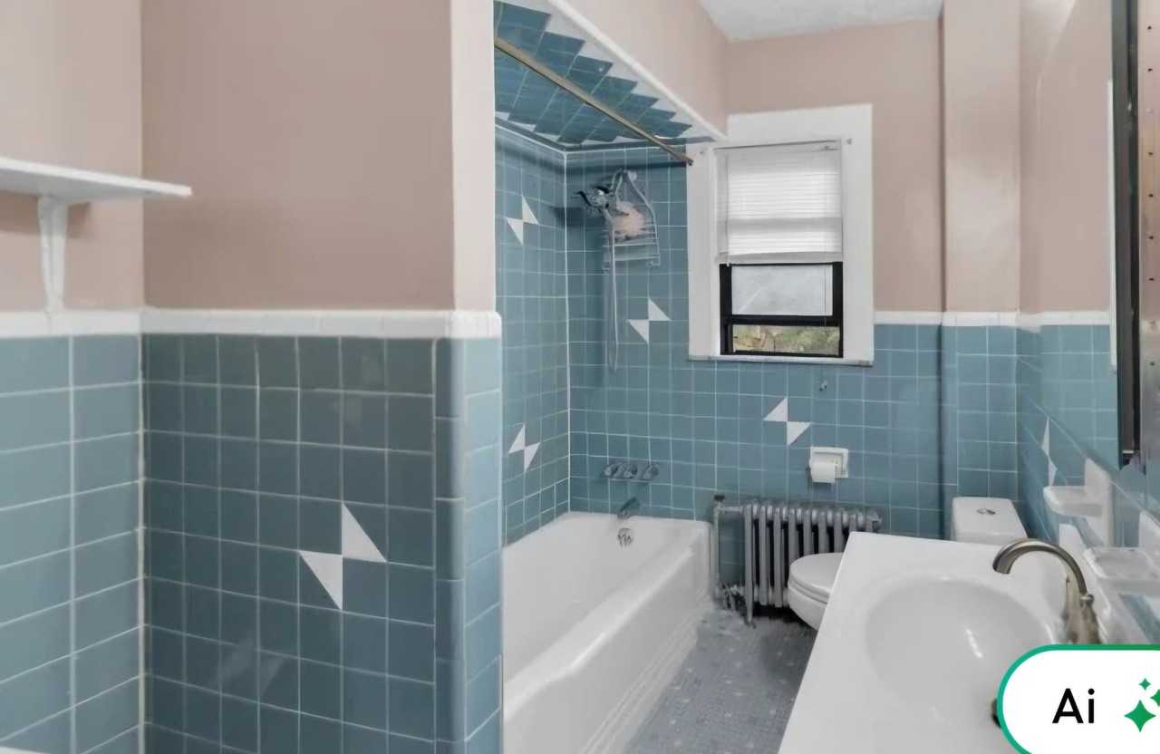 558 Argyle Ave - Photo 4 of 7