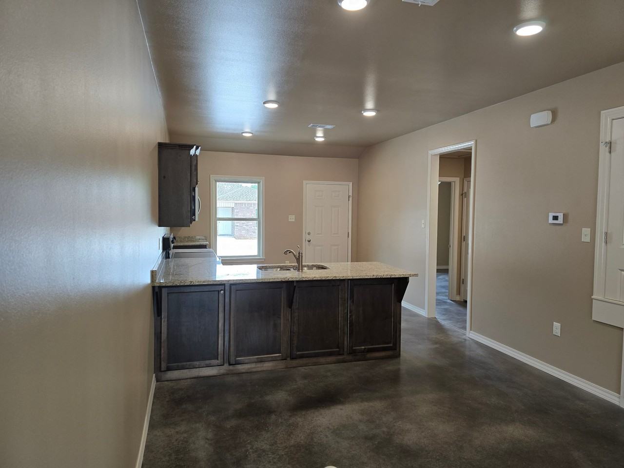 1006 S El Paso Ave - Photo 3 of 12