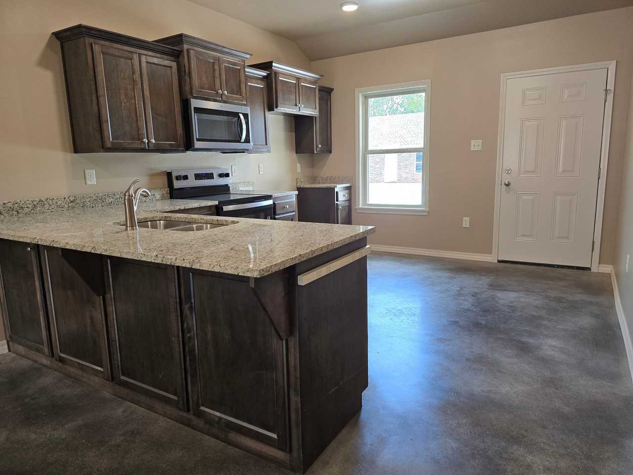 1006 S El Paso Ave - Photo 4 of 12