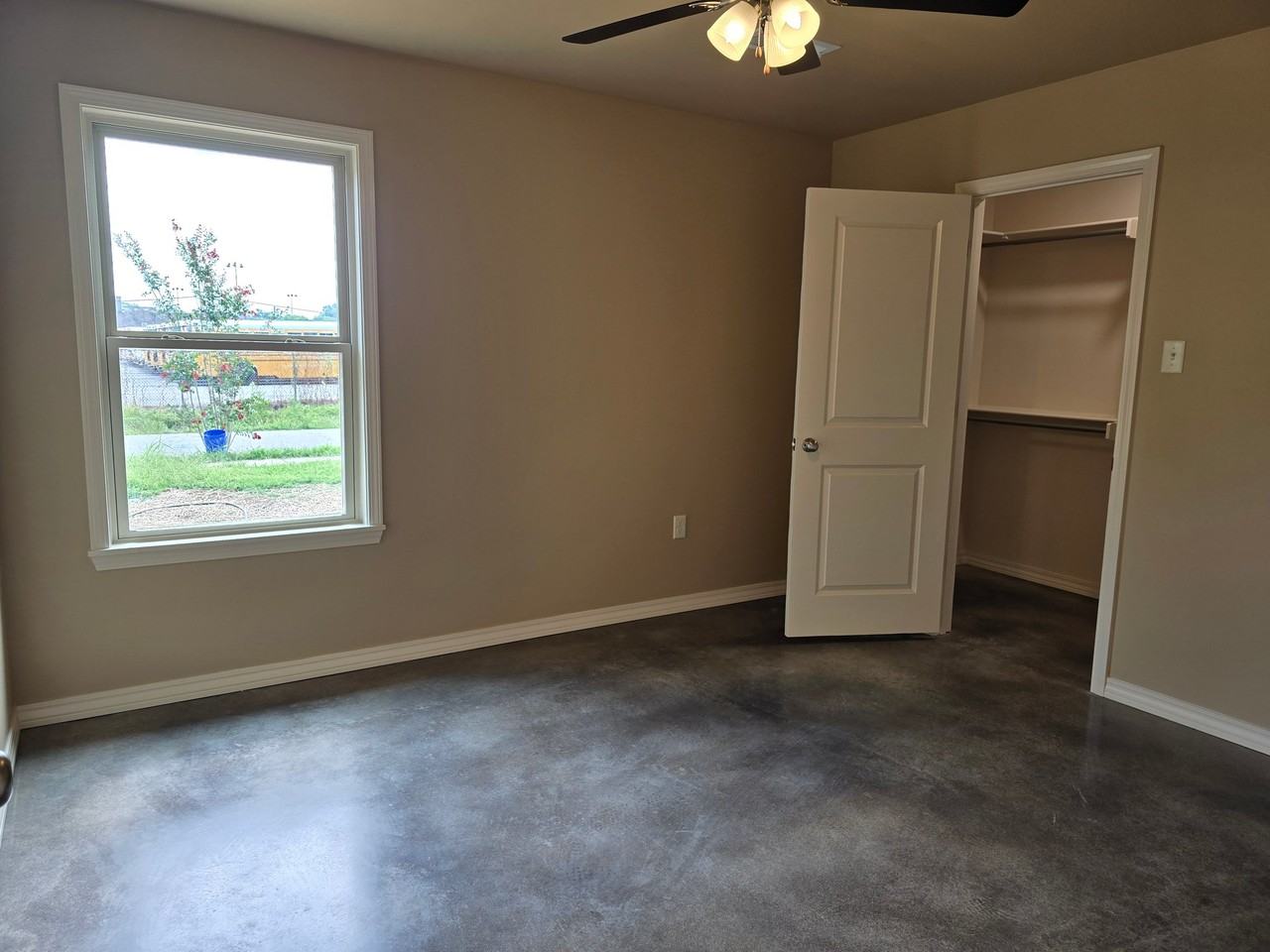 1006 S El Paso Ave - Photo 6 of 12