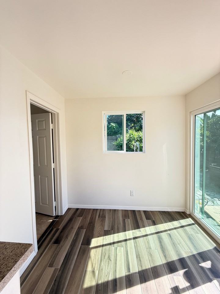 2764 Southern Ave #C - Photo 6 of 17