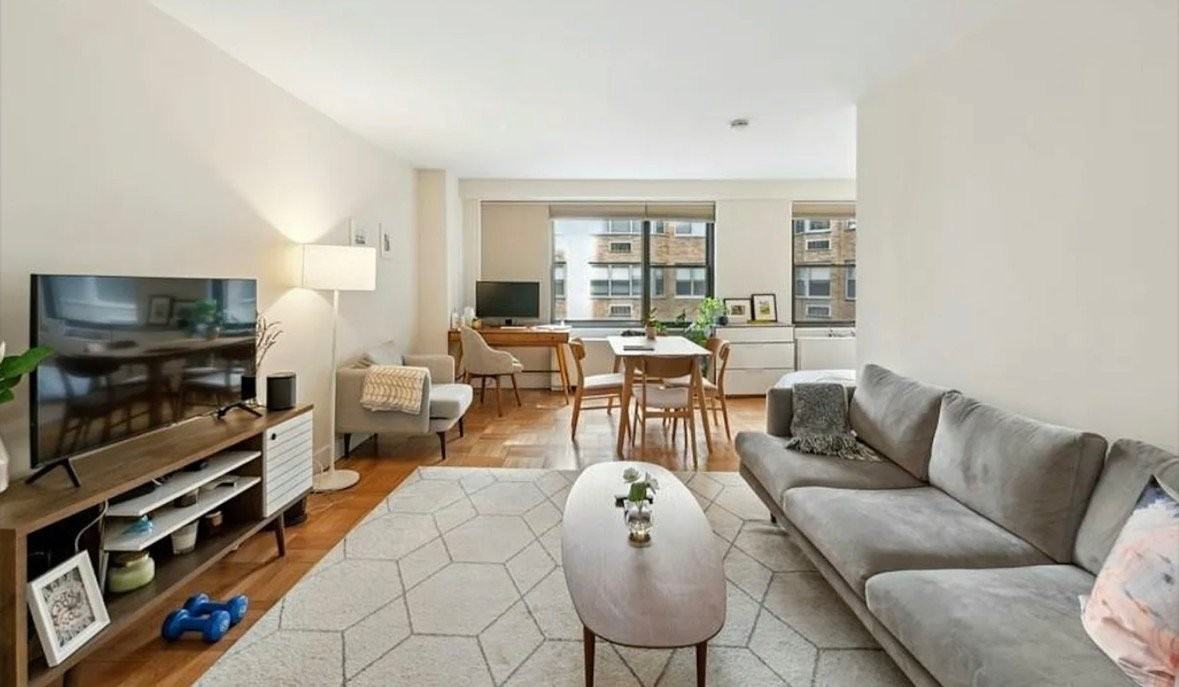 35 E 38th St #7H