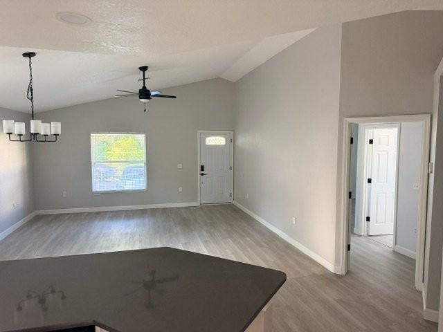 802 E North Bay St - Photo 2 of 12