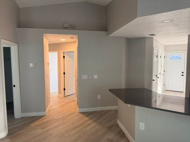 802 E North Bay St - Photo 4 of 12