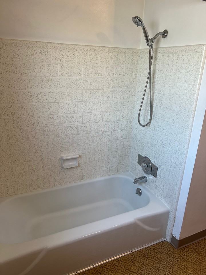 700 En - Photo 5 of 8