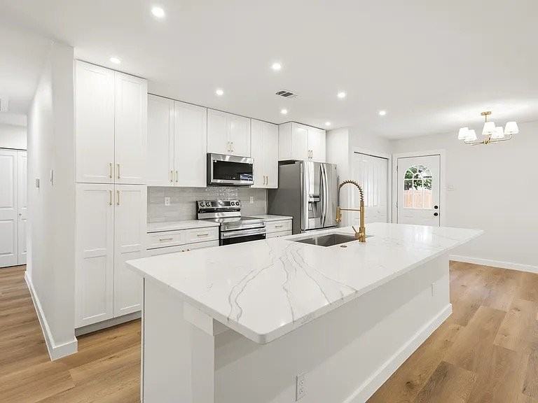512 Cumberland Dr - Photo 3 of 20