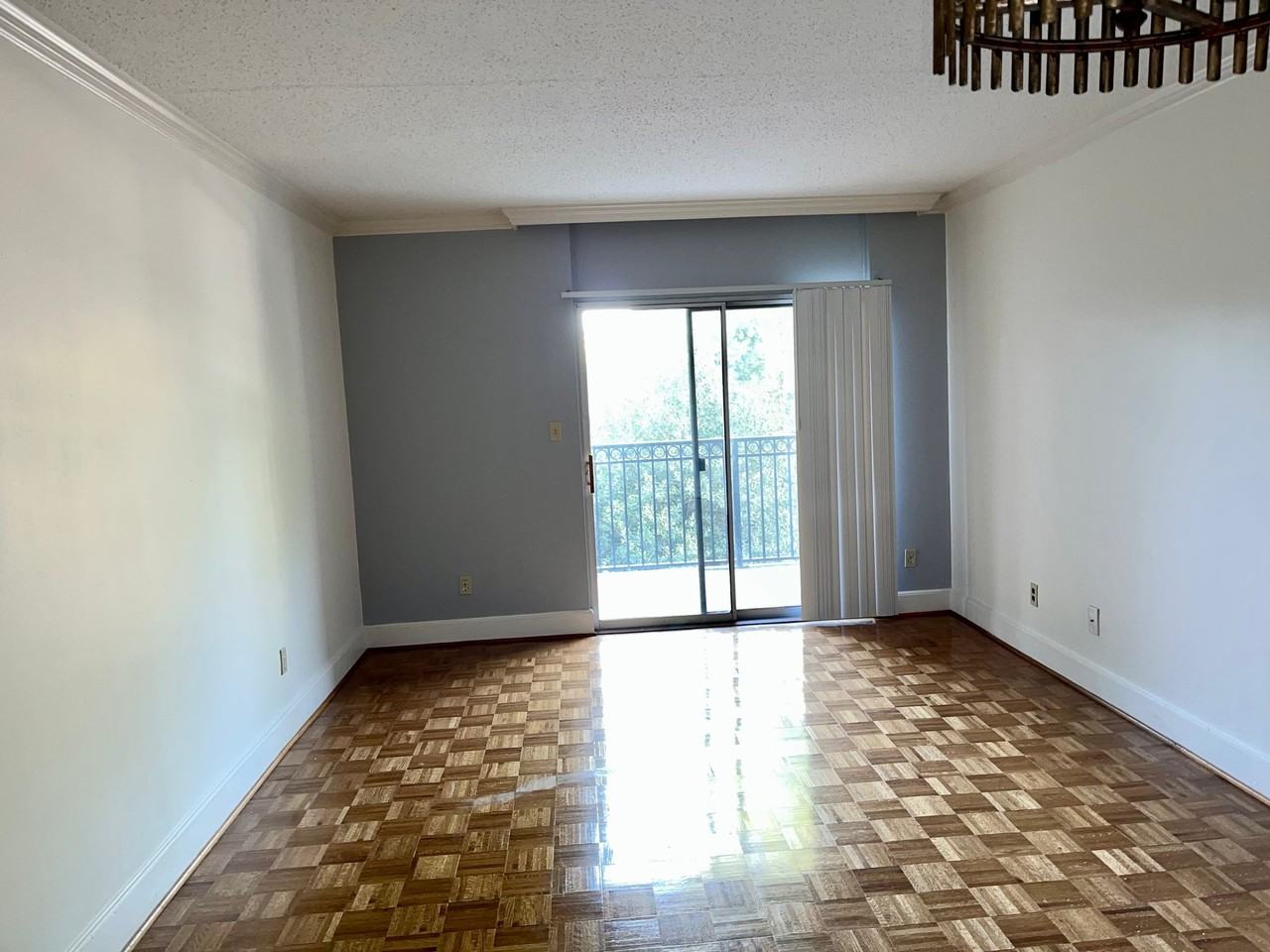 619 King St #210 - Photo 3 of 17
