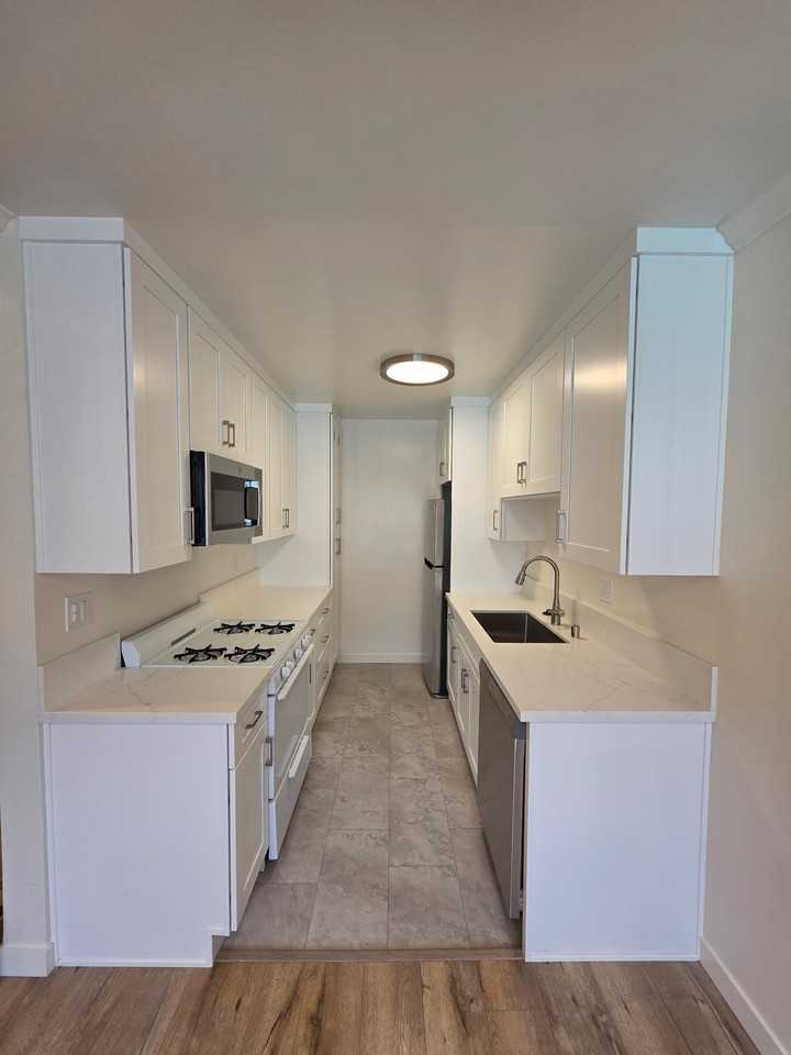 4469 Murietta Ave #07 - Photo 3 of 8