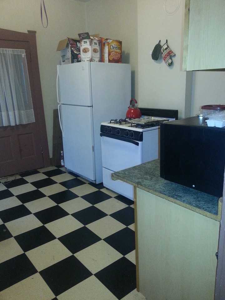 1709 Summit St - Photo 7 of 7