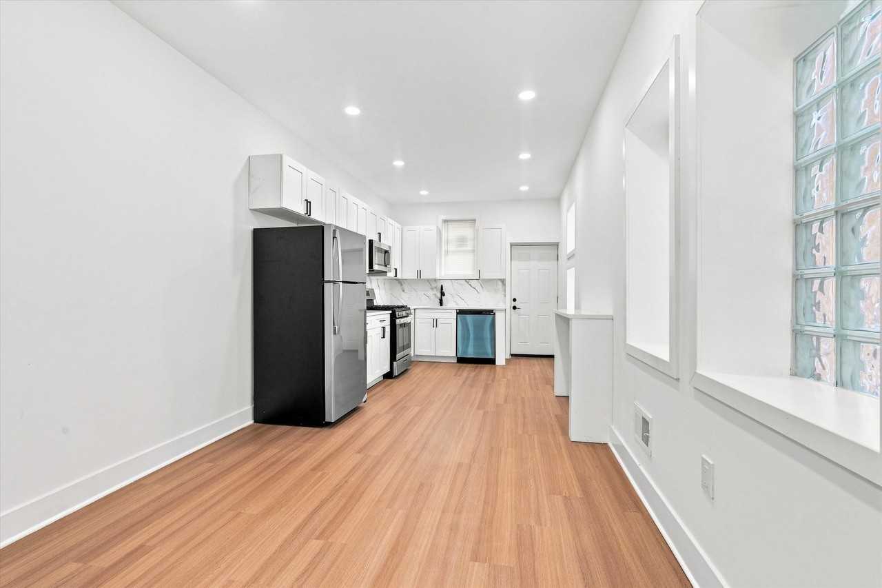 2125 N Natrona St - Photo 3 of 15