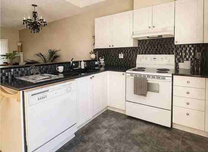 211 -211 15 Ave Sw - Photo 7 of 16